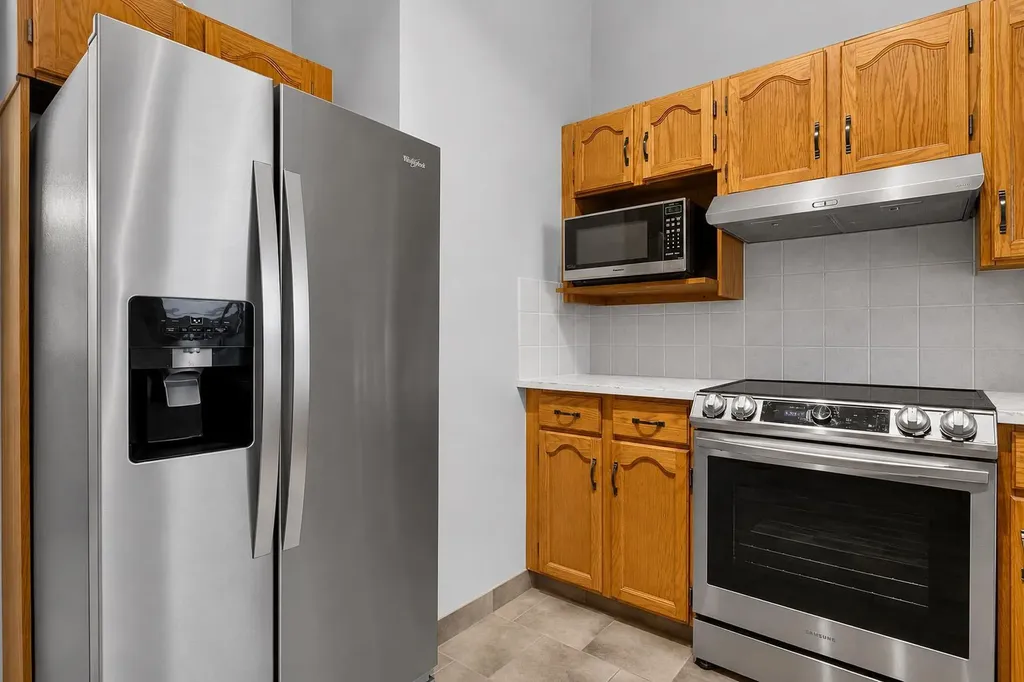 8 Erin Meadow Way SE Calgary AB T2B 3A2