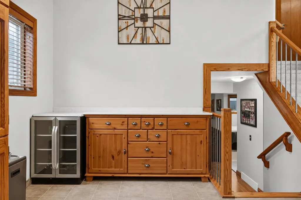 8 Erin Meadow Way SE Calgary AB T2B 3A2