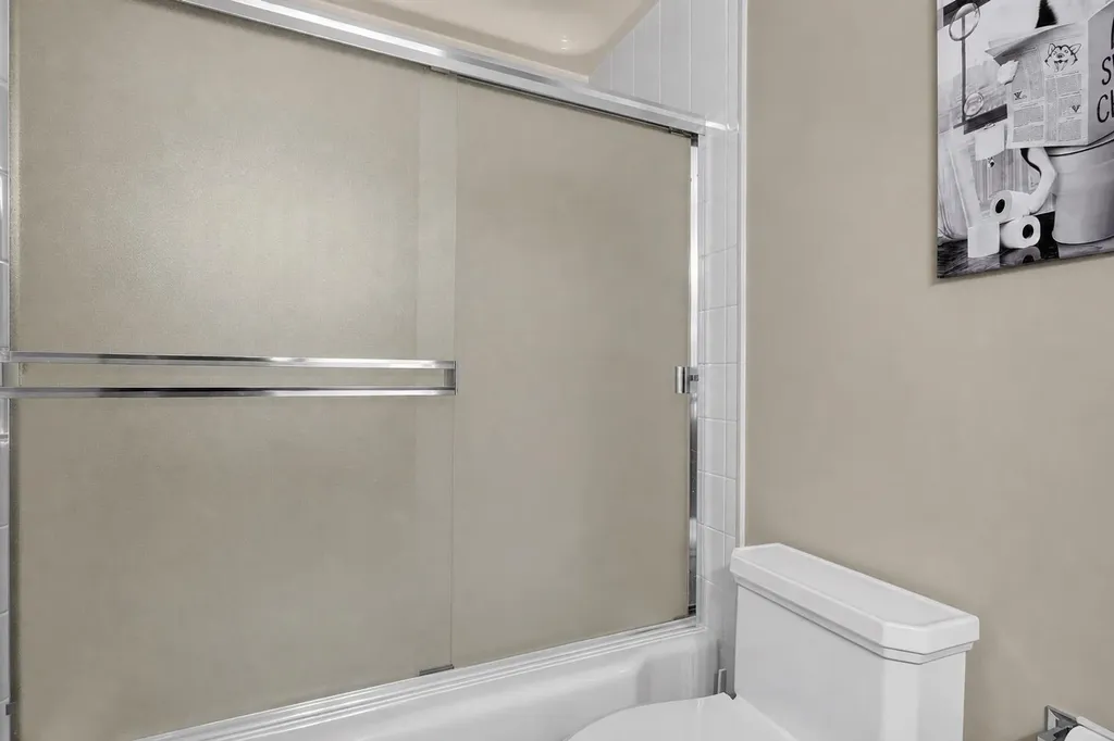 8 Erin Meadow Way SE Calgary AB T2B 3A2