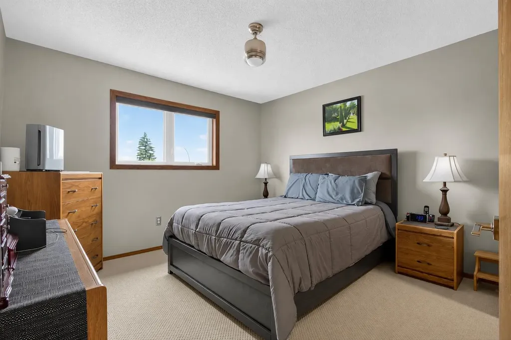 8 Erin Meadow Way SE Calgary AB T2B 3A2