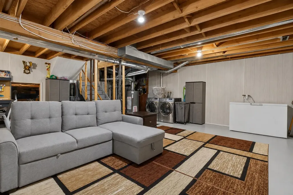 8 Erin Meadow Way SE Calgary AB T2B 3A2