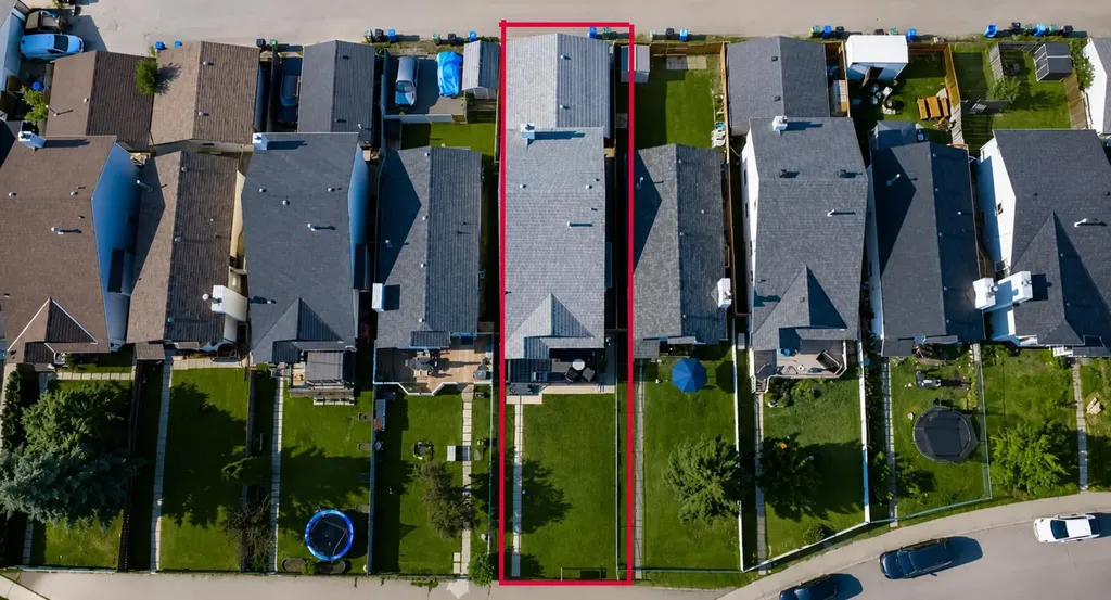 8 Erin Meadow Way SE Calgary AB T2B 3A2