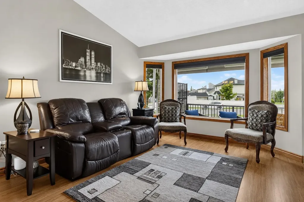 8 Erin Meadow Way SE Calgary AB T2B 3A2