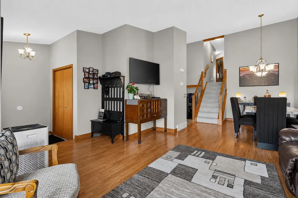 8 Erin Meadow Way SE Calgary AB T2B 3A2