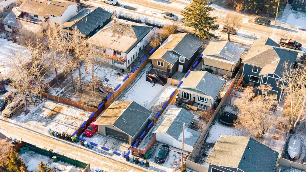 4608 70 Street NW Calgary AB T3B 2K6