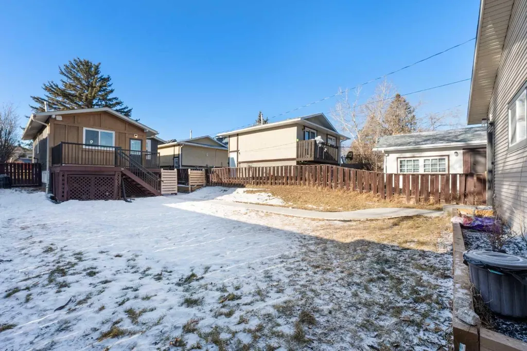4608 70 Street NW Calgary AB T3B 2K6