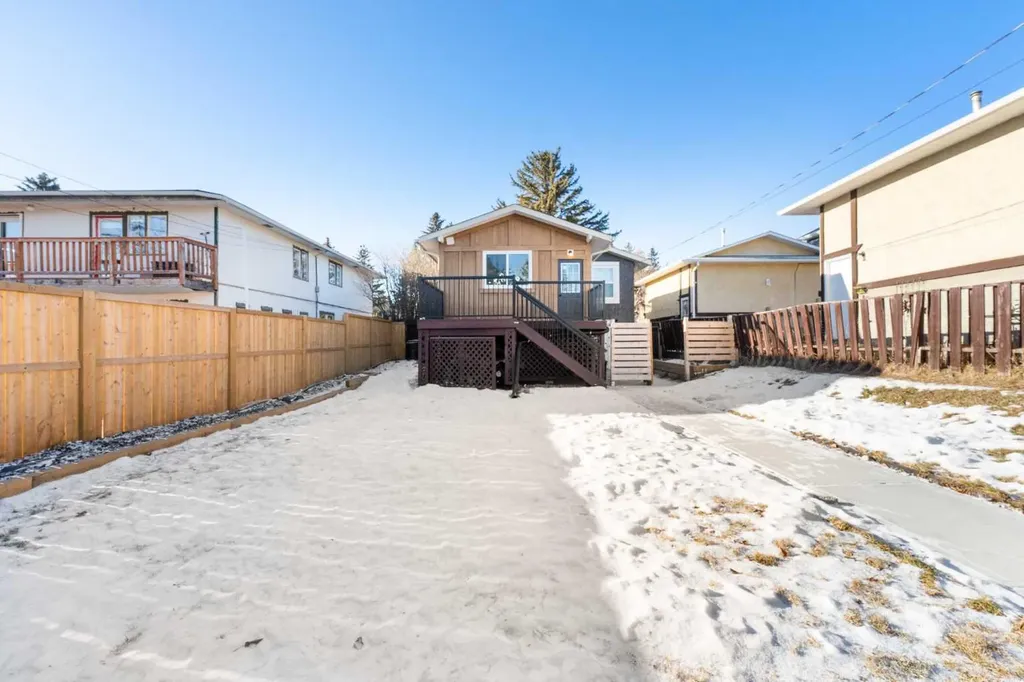 4608 70 Street NW Calgary AB T3B 2K6