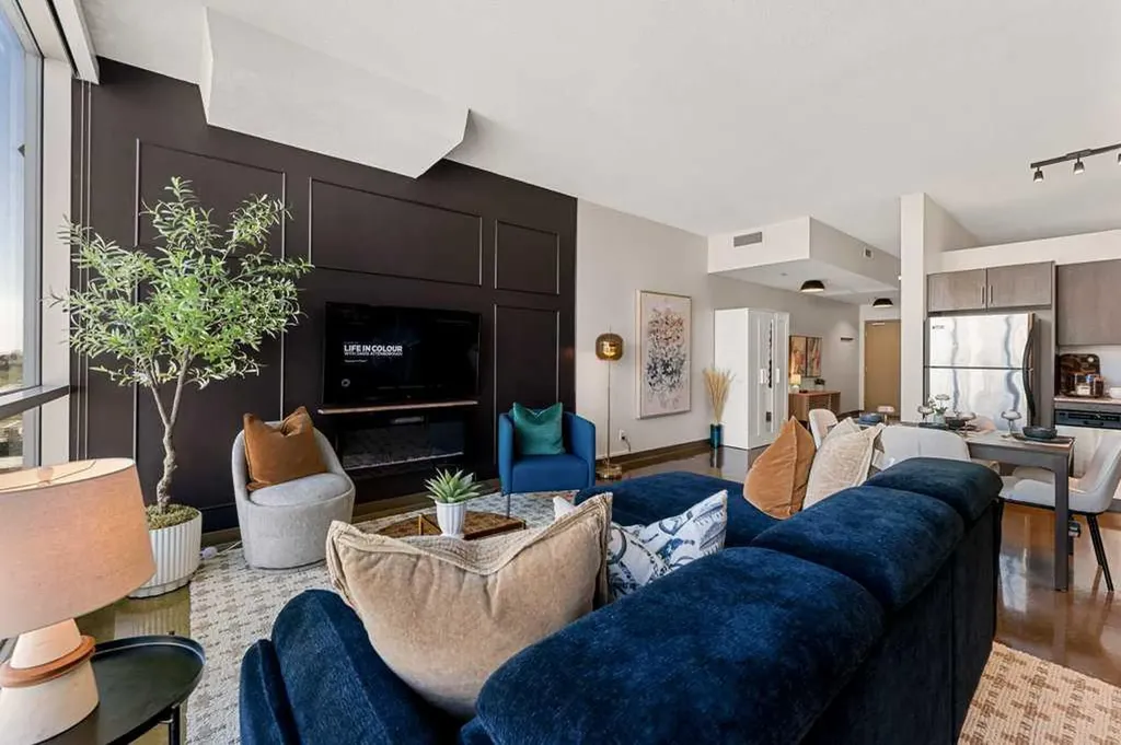 135 13 Avenue SW Calgary AB T2R 0W8
