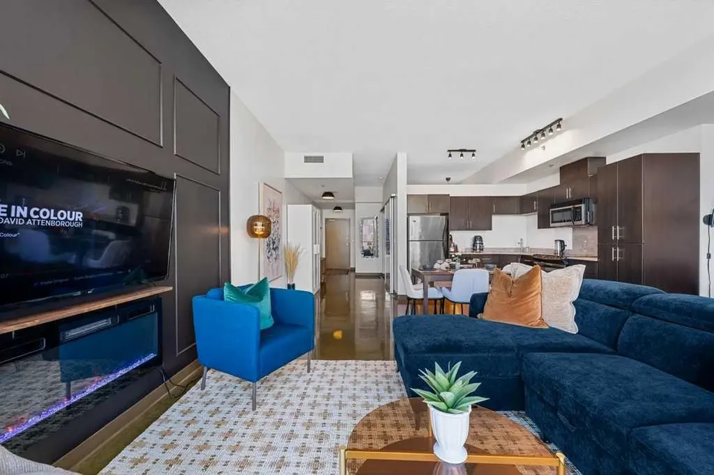 135 13 Avenue SW Calgary AB T2R 0W8