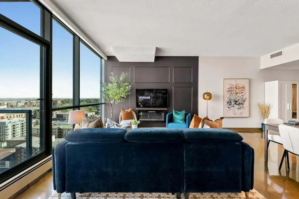135 13 Avenue SW Calgary AB T2R 0W8