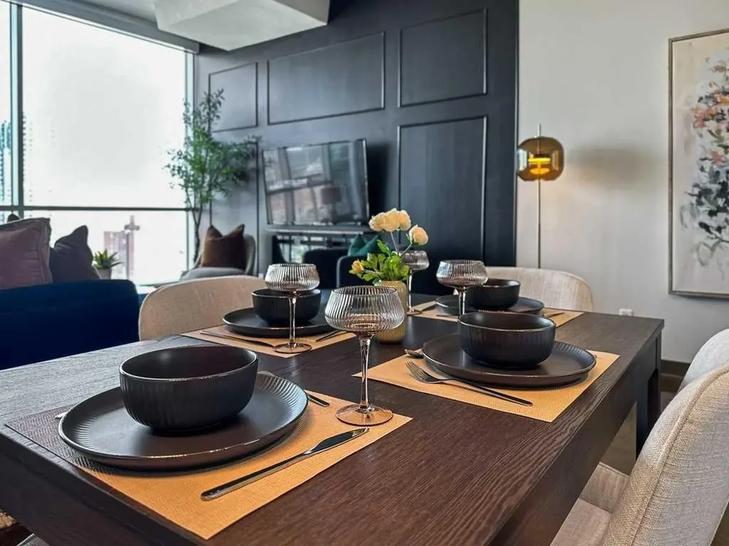 135 13 Avenue SW Calgary AB T2R 0W8