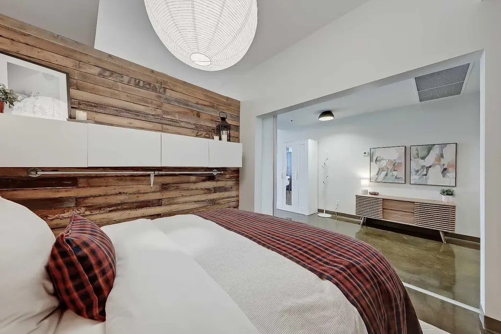 135 13 Avenue SW Calgary AB T2R 0W8