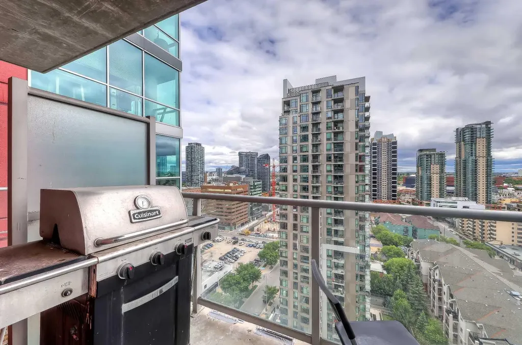 135 13 Avenue SW Calgary AB T2R 0W8