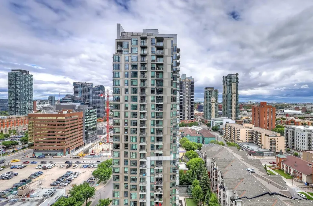 135 13 Avenue SW Calgary AB T2R 0W8