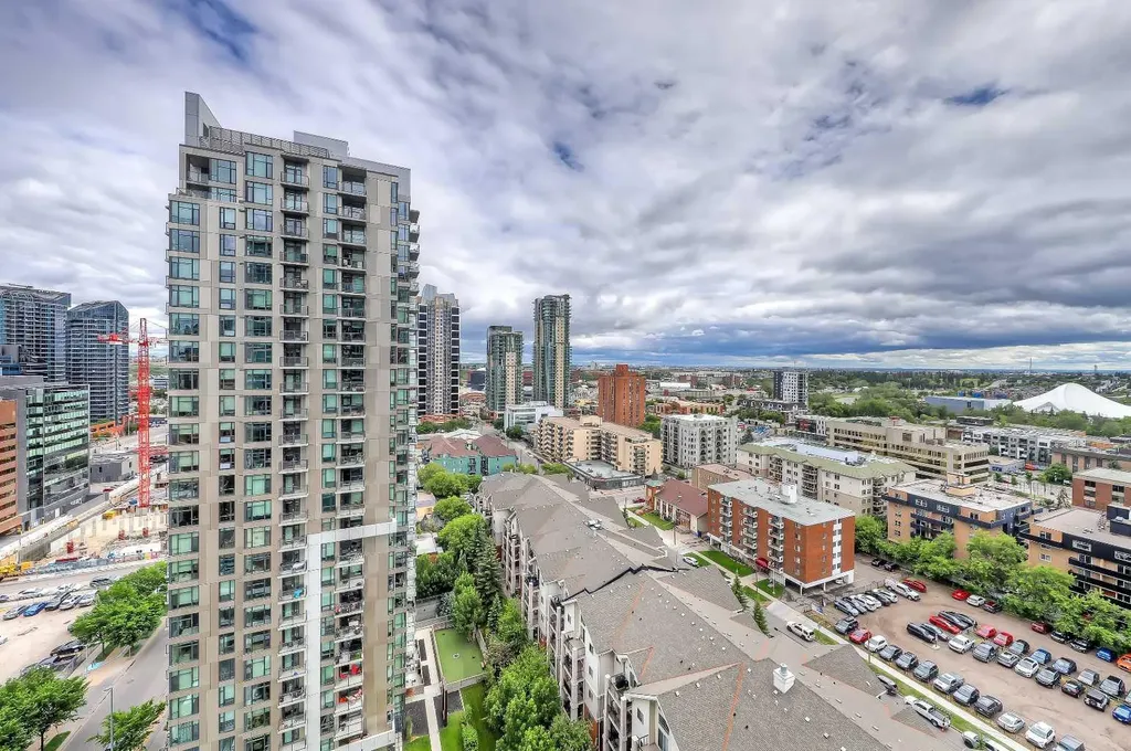 135 13 Avenue SW Calgary AB T2R 0W8