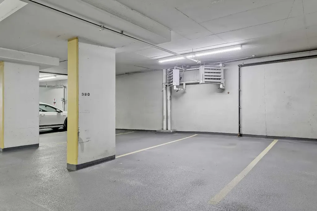 135 13 Avenue SW Calgary AB T2R 0W8