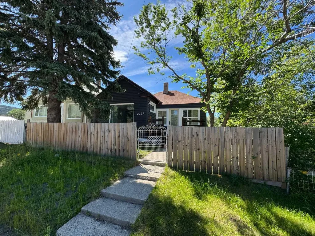 2229 210 Street Bellevue AB T0K 0C0