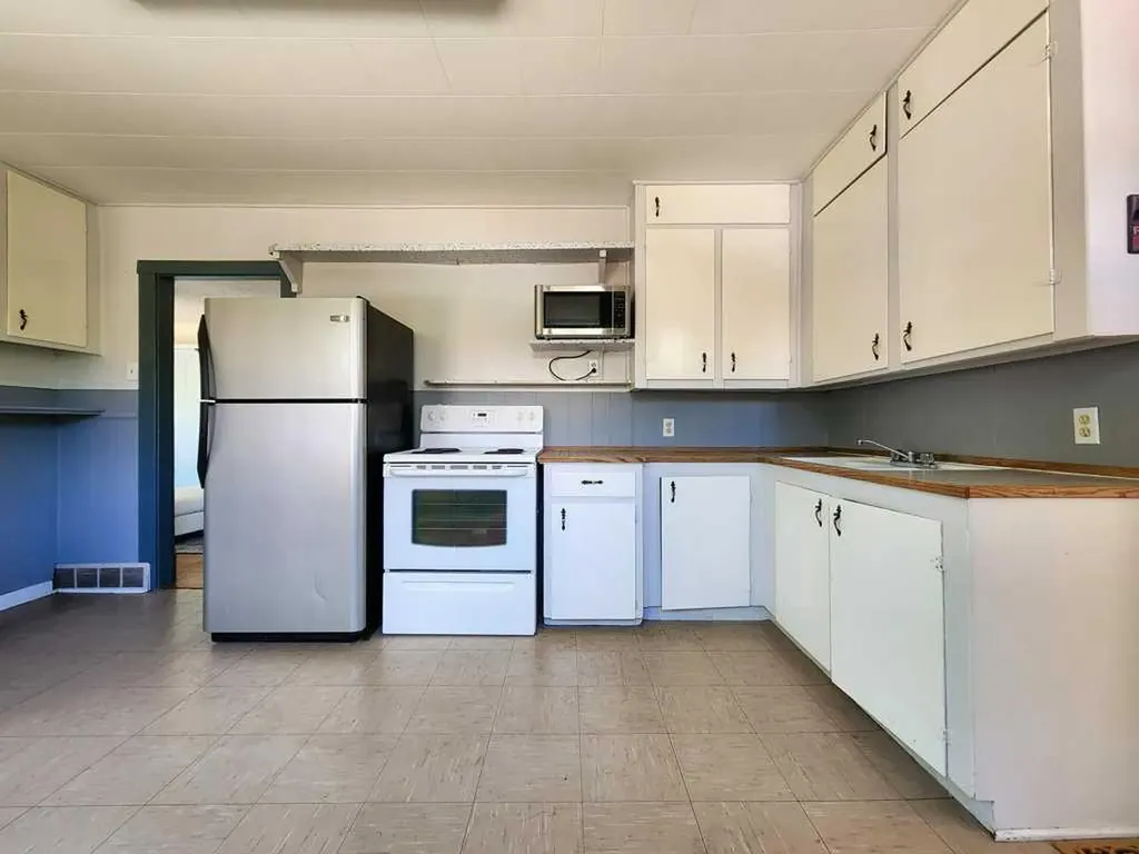 2229 210 Street Bellevue AB T0K 0C0