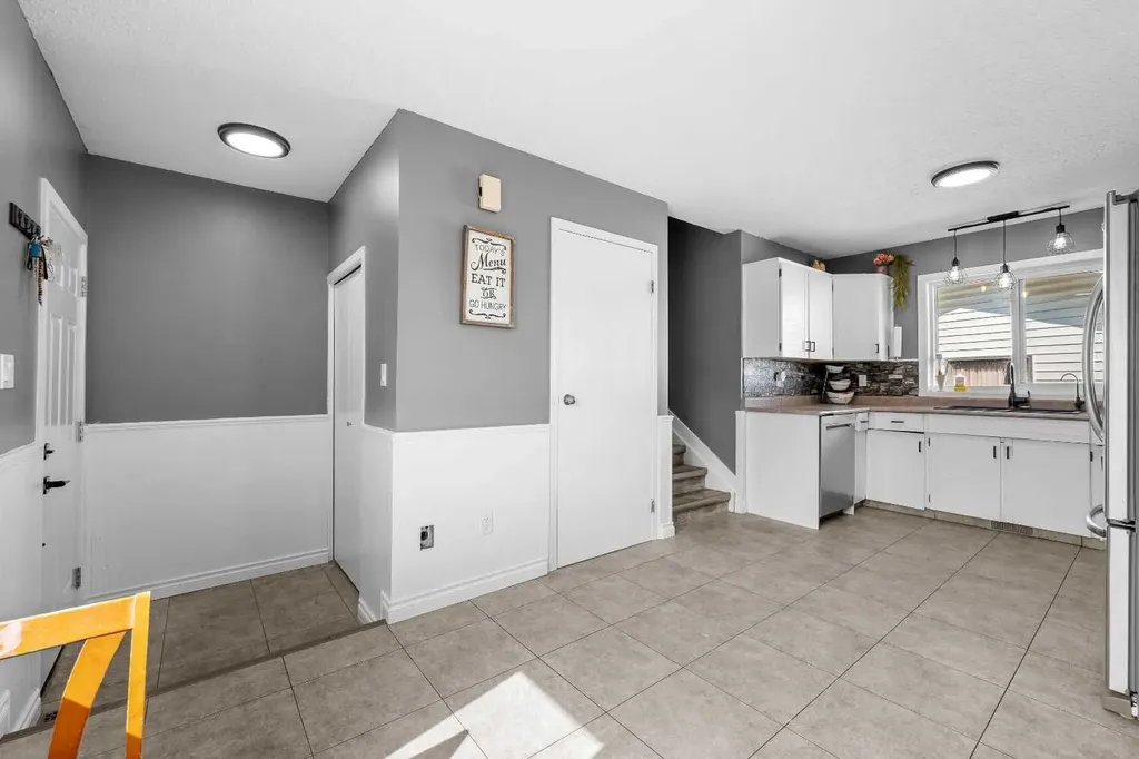 4508 30a Street Close Lloydminster SK S9V 1X7