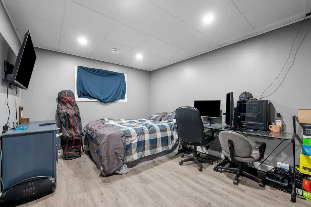 4508 30a Street Close Lloydminster SK S9V 1X7
