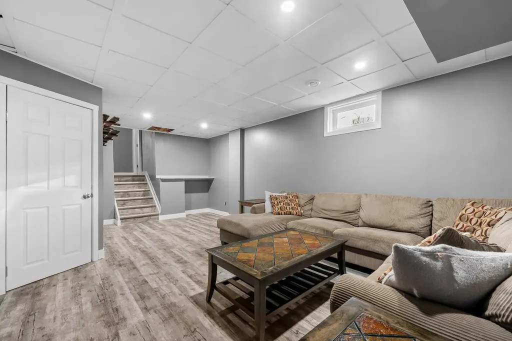 4508 30a Street Close Lloydminster SK S9V 1X7