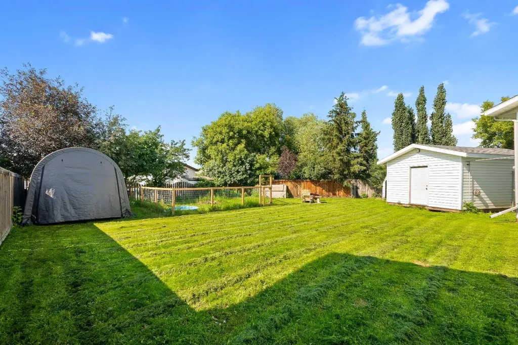 4508 30a Street Close Lloydminster SK S9V 1X7