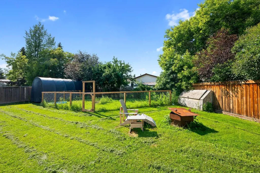 4508 30a Street Close Lloydminster SK S9V 1X7