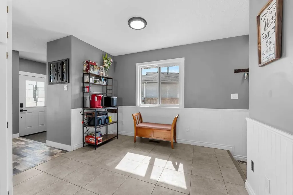 4508 30a Street Close Lloydminster SK S9V 1X7