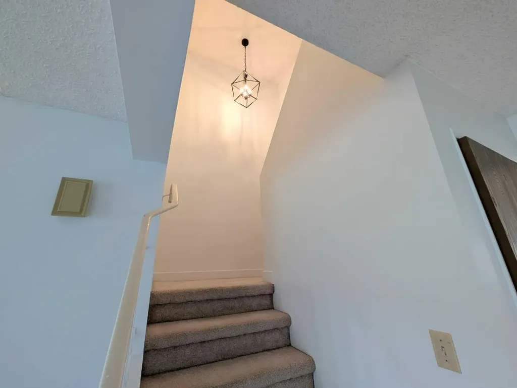 137 Bermuda Drive NW Calgary AB T3K 1H6