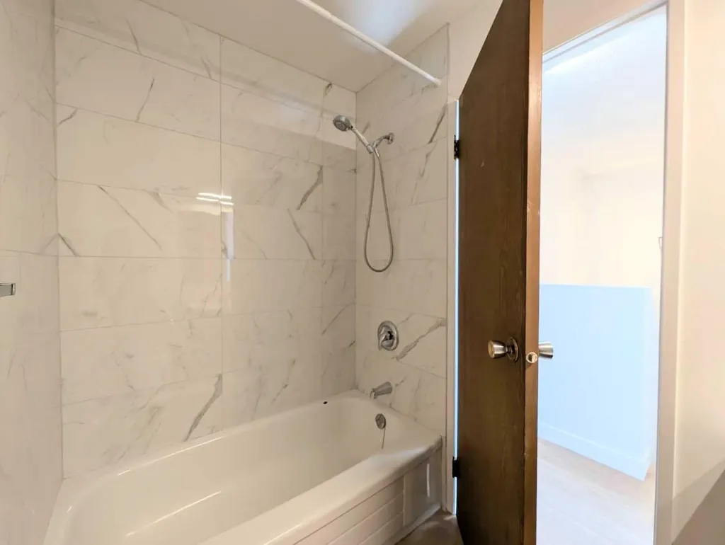 137 Bermuda Drive NW Calgary AB T3K 1H6