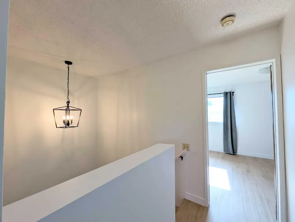 137 Bermuda Drive NW Calgary AB T3K 1H6