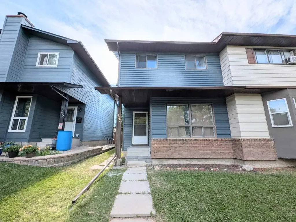 137 Bermuda Drive NW Calgary AB T3K 1H6