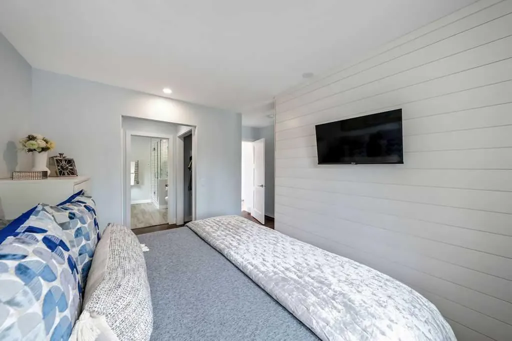 625 13 Avenue NE Calgary AB T2E 1C7