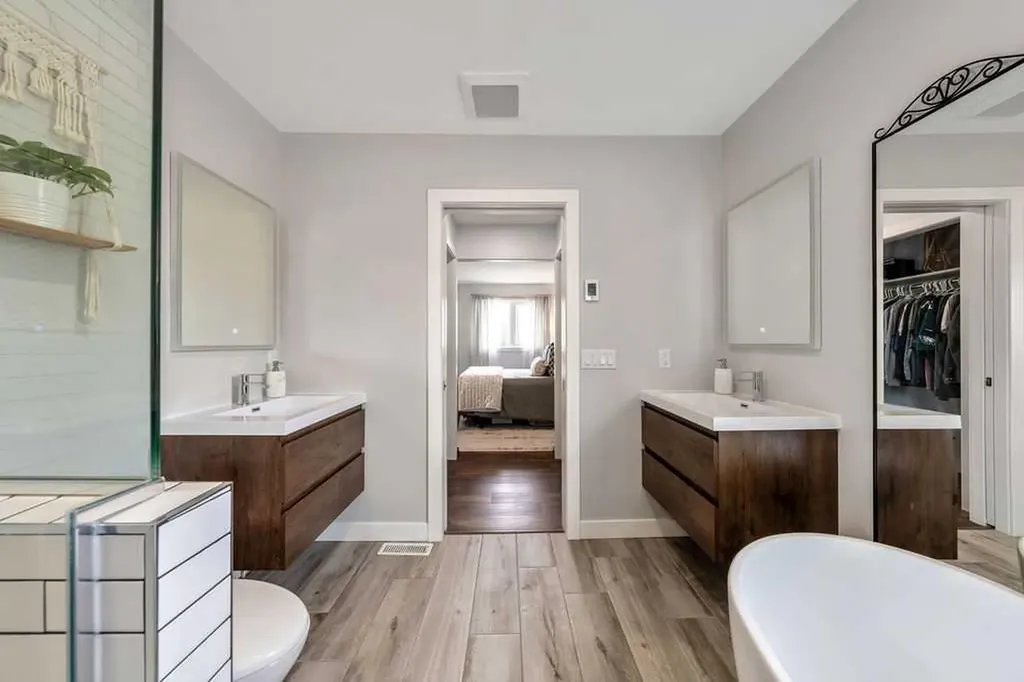 625 13 Avenue NE Calgary AB T2E 1C7