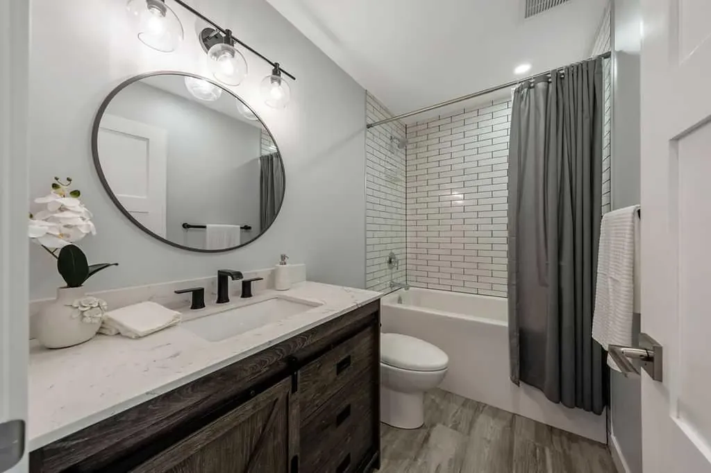 625 13 Avenue NE Calgary AB T2E 1C7