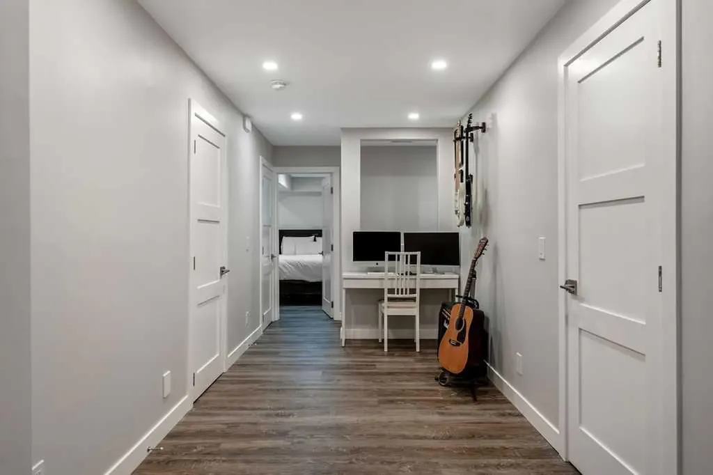 625 13 Avenue NE Calgary AB T2E 1C7