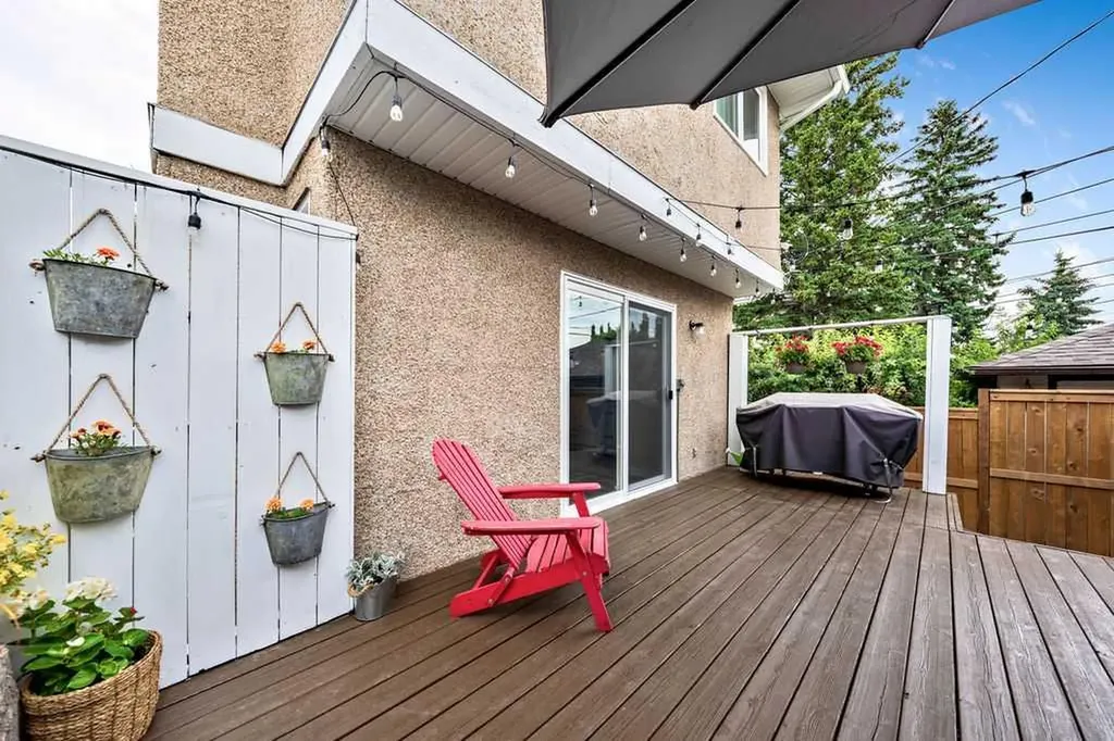 625 13 Avenue NE Calgary AB T2E 1C7