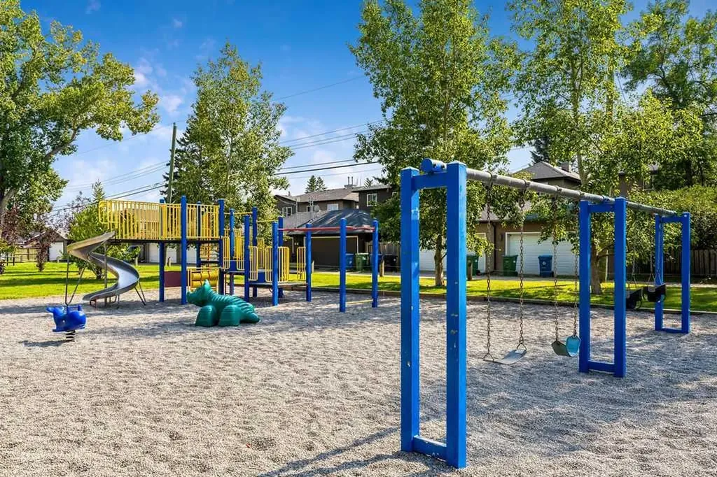 625 13 Avenue NE Calgary AB T2E 1C7