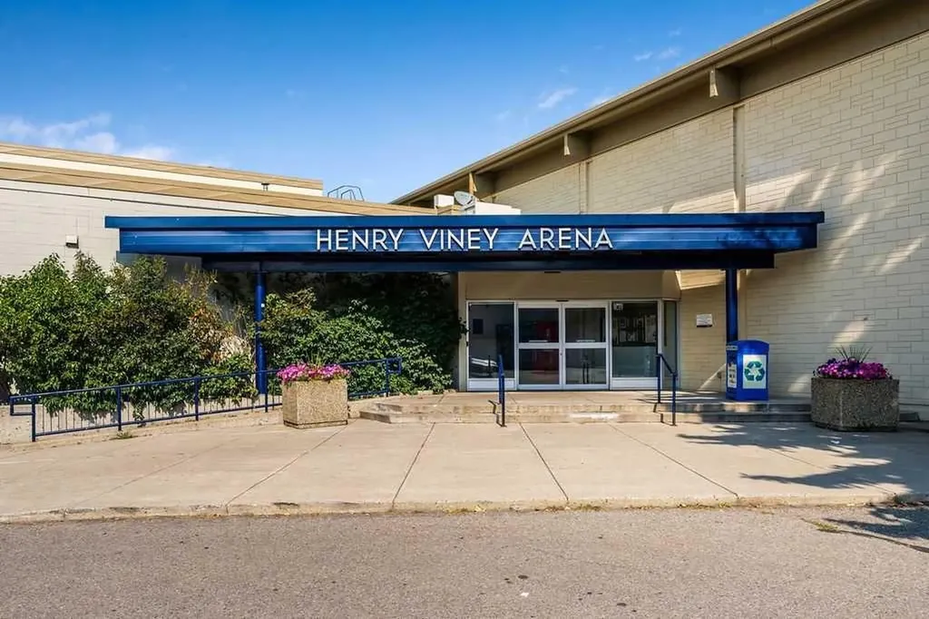 625 13 Avenue NE Calgary AB T2E 1C7