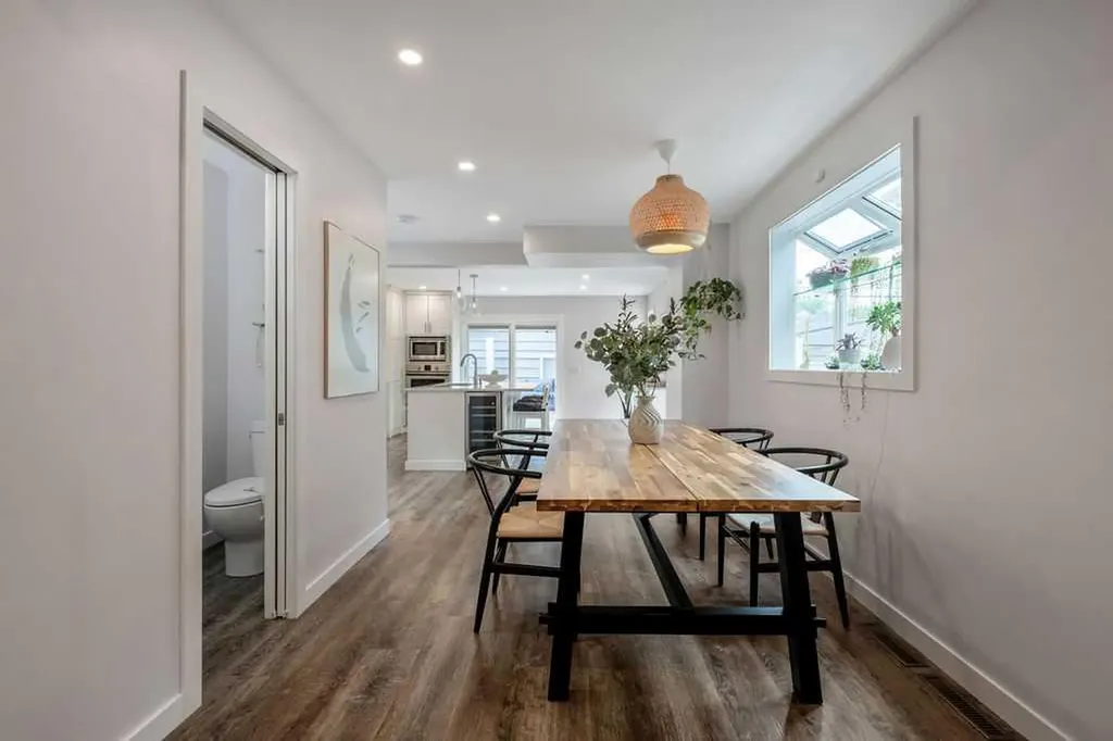 625 13 Avenue NE Calgary AB T2E 1C7