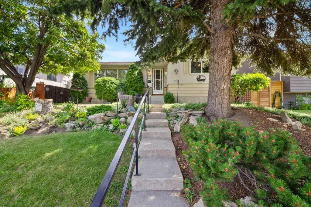 6832 Huntchester Road NE Calgary AB T2K 5E6