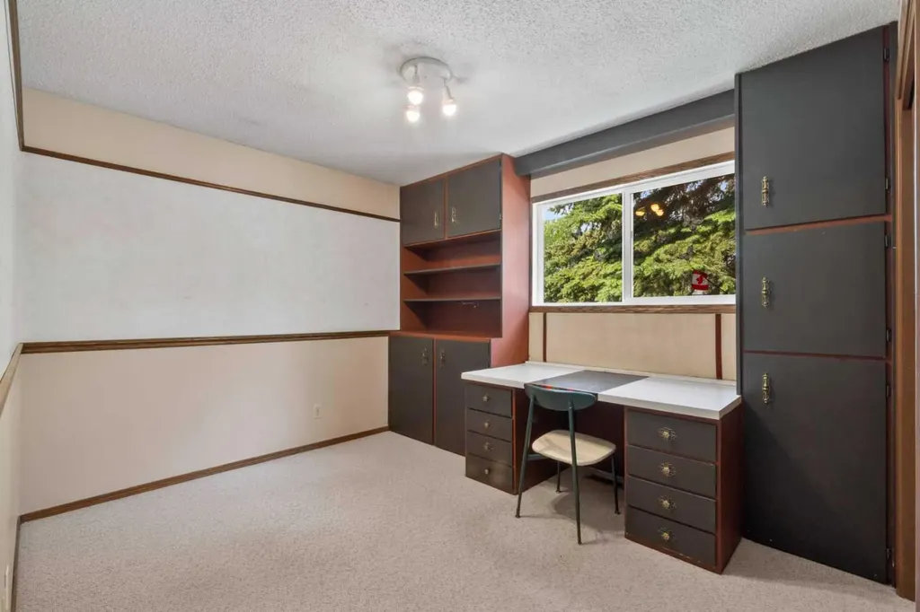 6832 Huntchester Road NE Calgary AB T2K 5E6