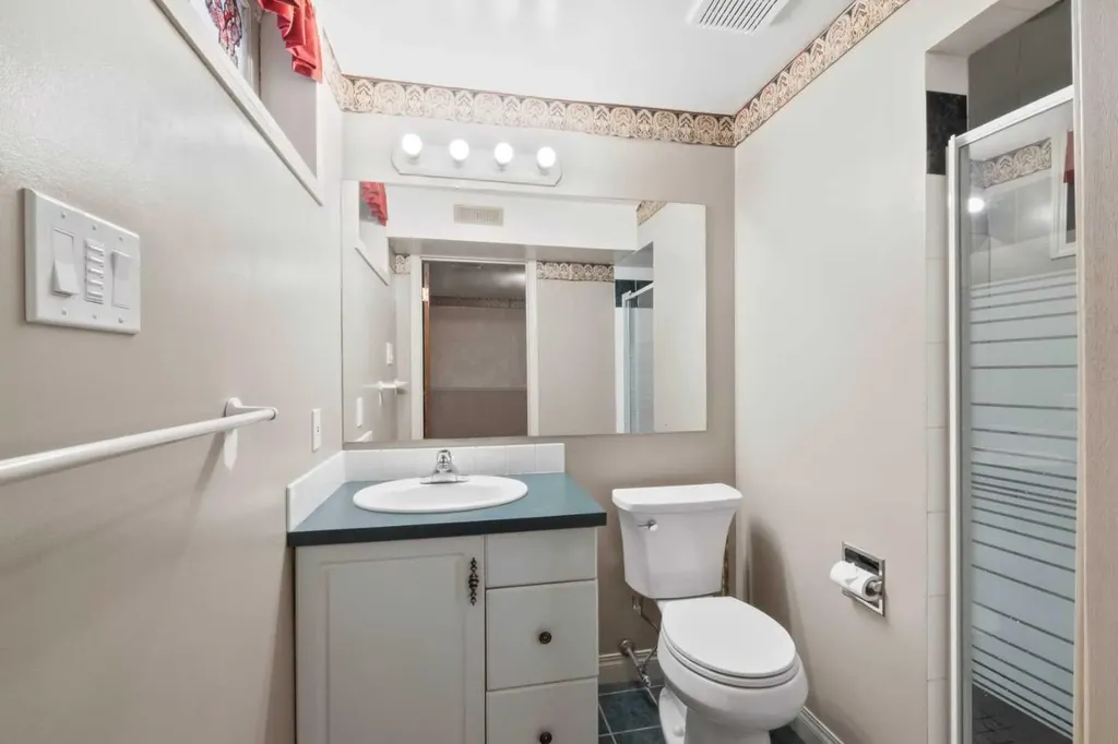 6832 Huntchester Road NE Calgary AB T2K 5E6