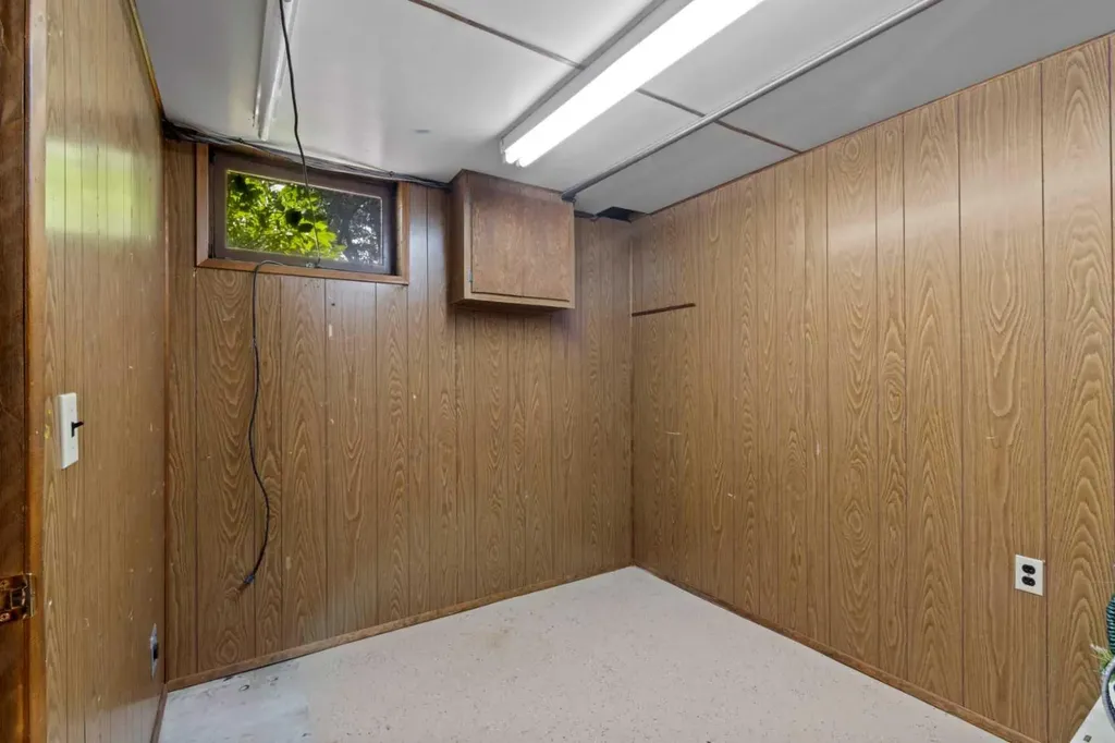 6832 Huntchester Road NE Calgary AB T2K 5E6