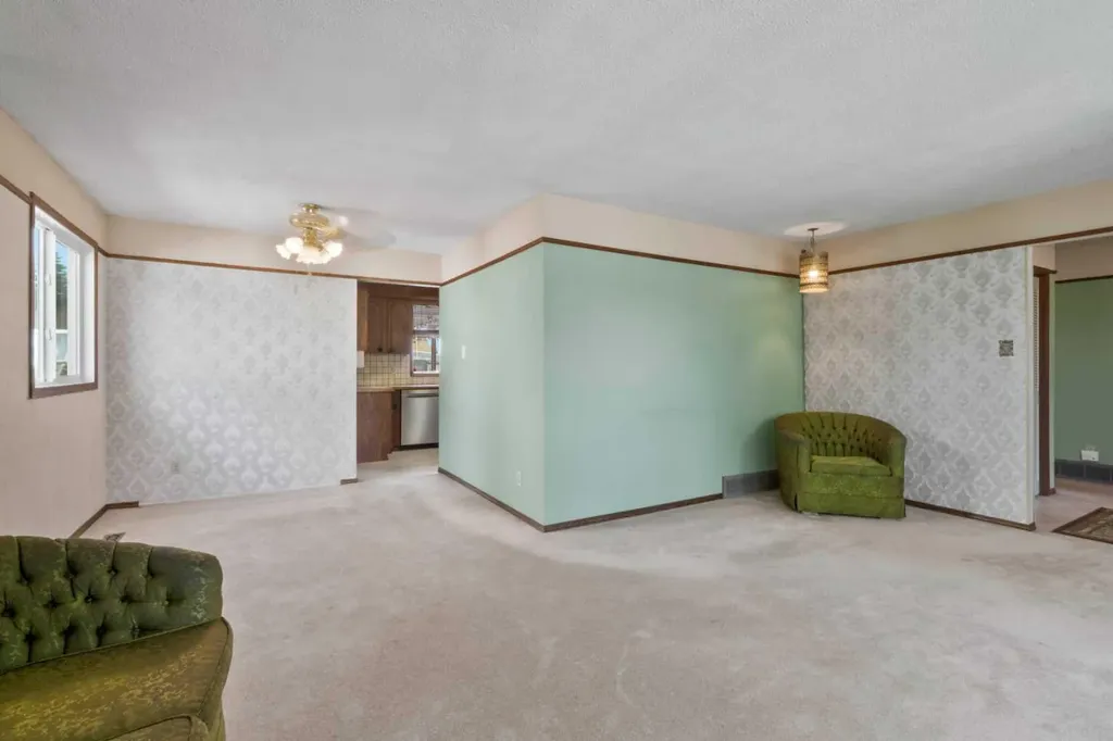 6832 Huntchester Road NE Calgary AB T2K 5E6