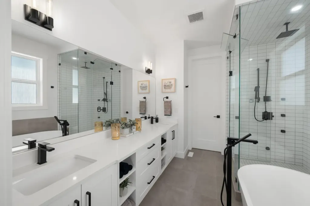 2407 33 Street SW Calgary AB T3E 2T3