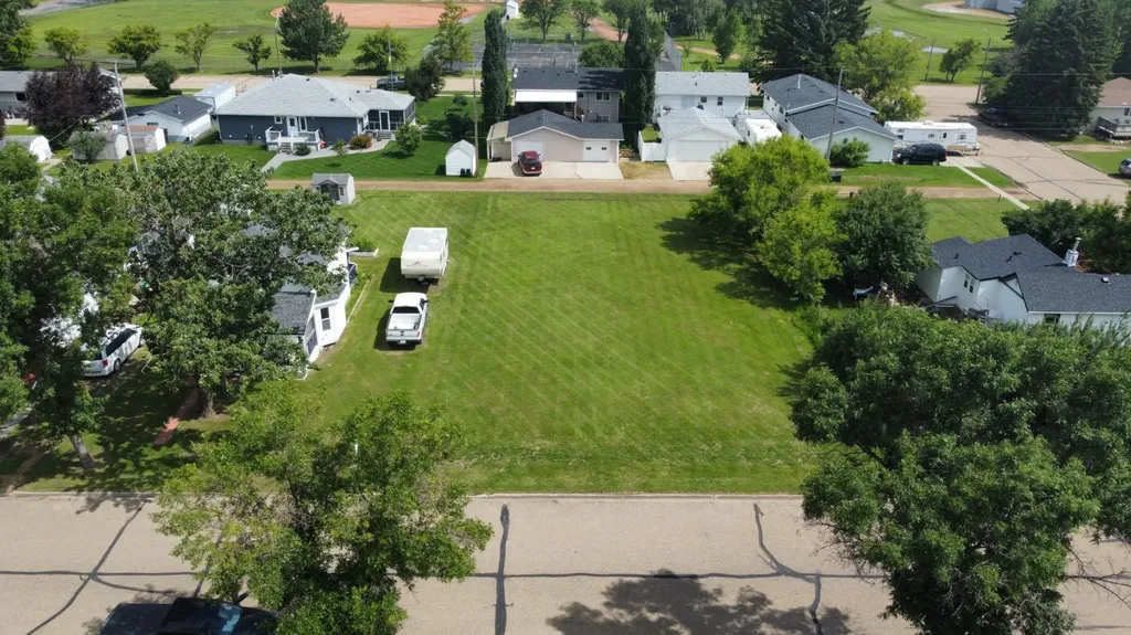 5209 49 Street Daysland AB T0B 0G3
