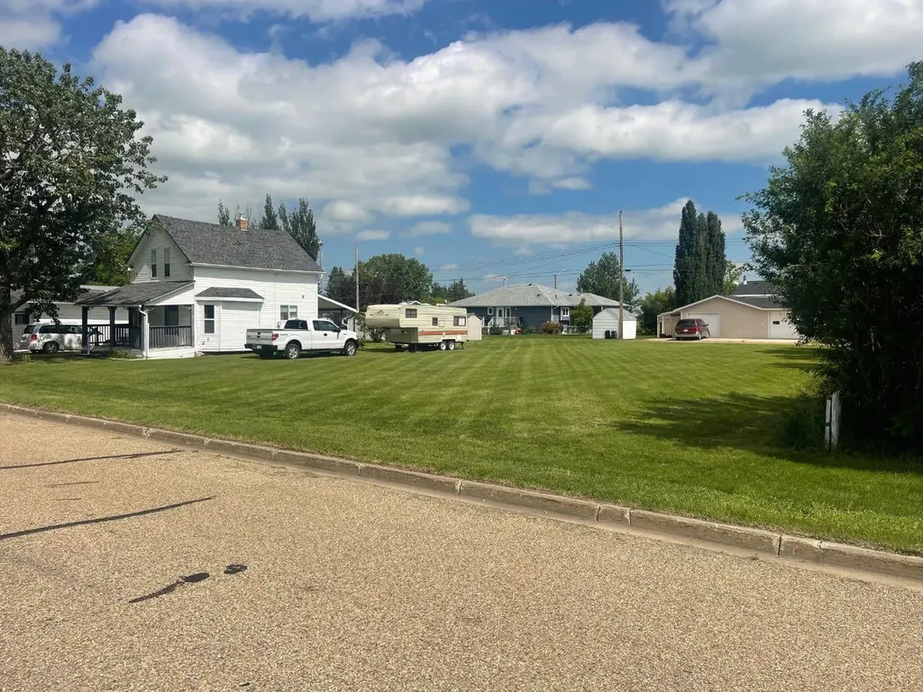 5209 49 Street Daysland AB T0B 0G3
