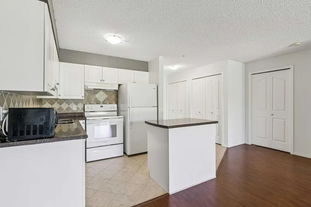 1000 Citadel Meadow Point NW Calgary AB T3G 5N5