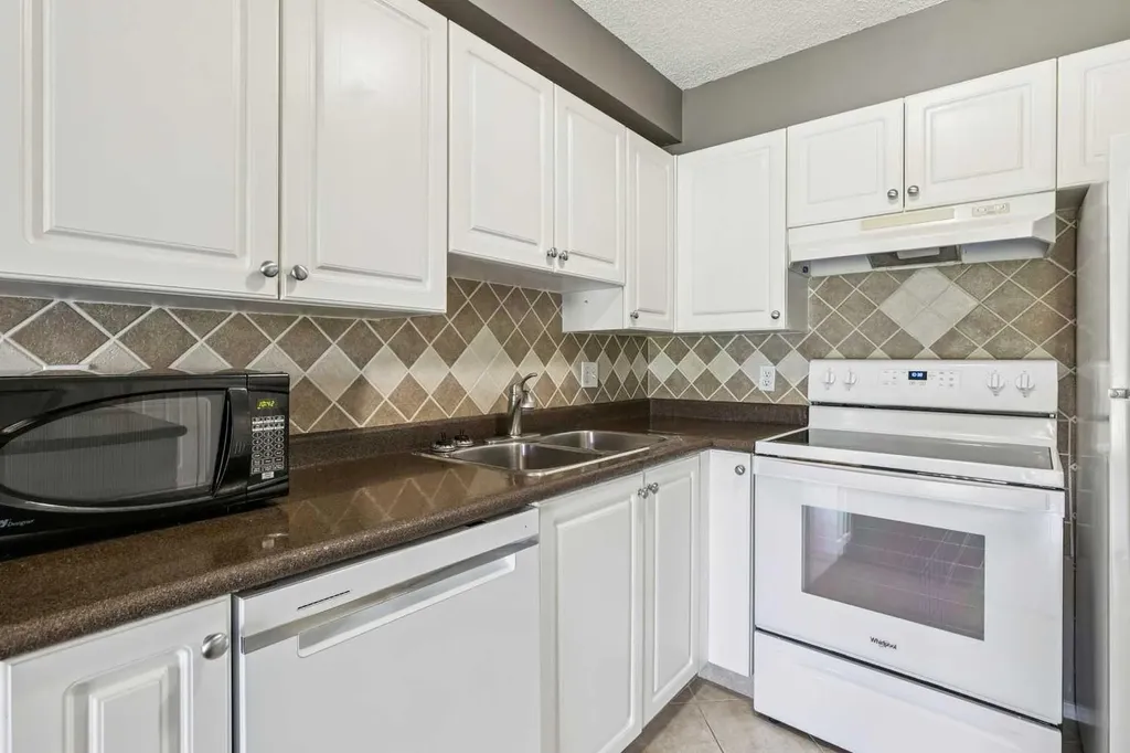 1000 Citadel Meadow Point NW Calgary AB T3G 5N5